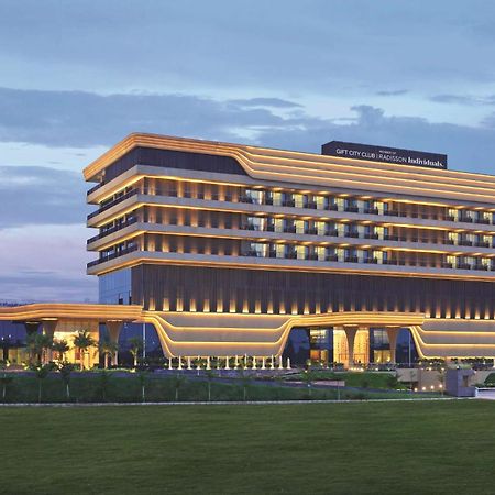 Gift City Club, A Member Of Radisson Individuals Gandhinagar Extérieur photo