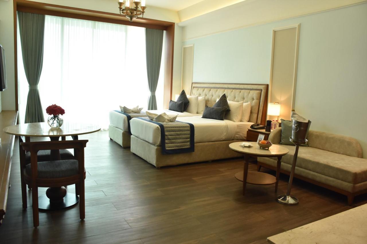 Gift City Club, A Member Of Radisson Individuals Gandhinagar Extérieur photo