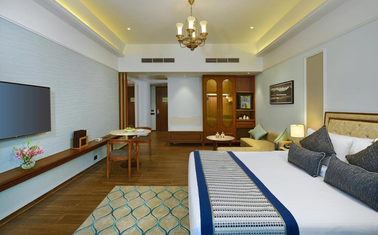 Gift City Club, A Member Of Radisson Individuals Gandhinagar Extérieur photo
