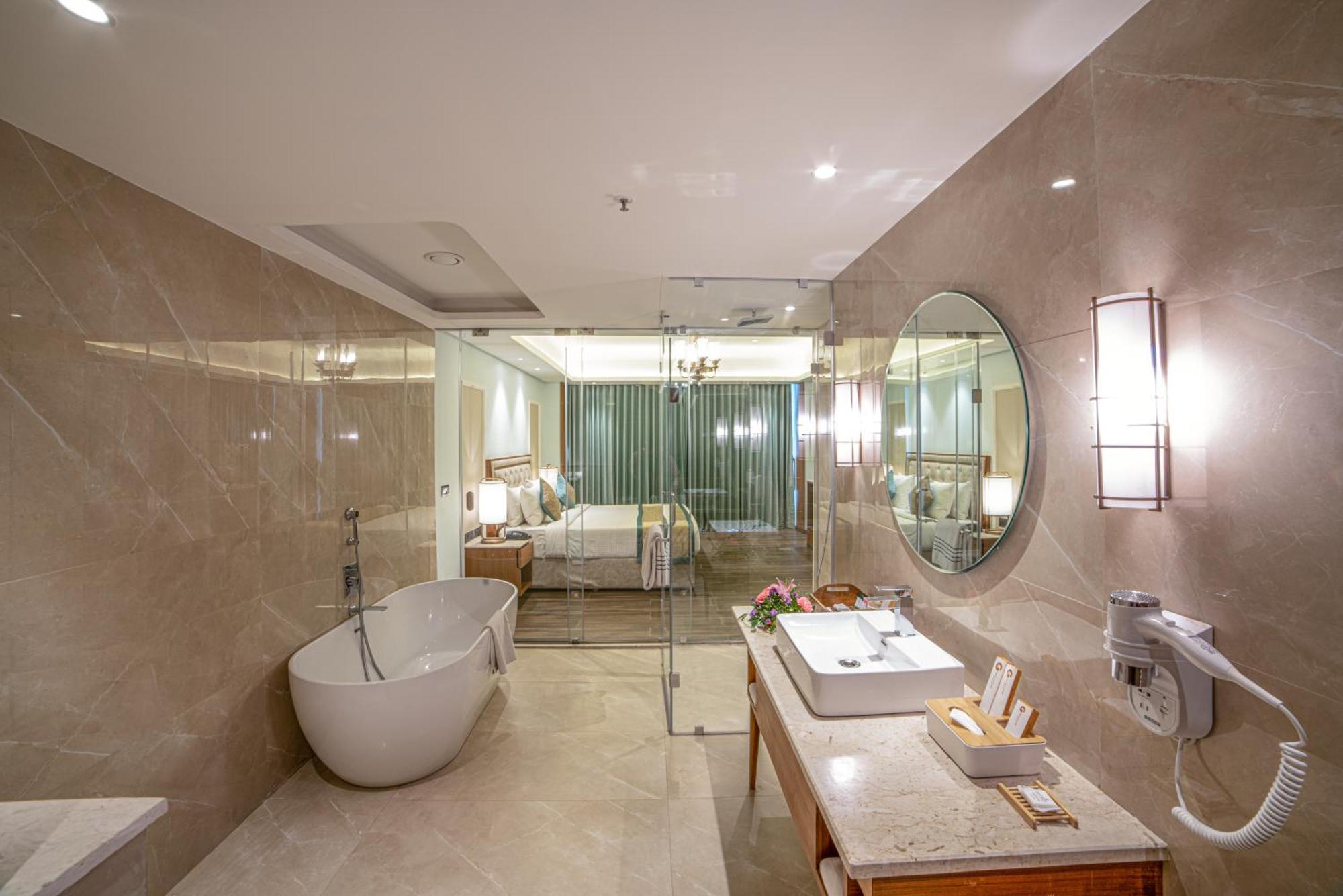 Gift City Club, A Member Of Radisson Individuals Gandhinagar Extérieur photo
