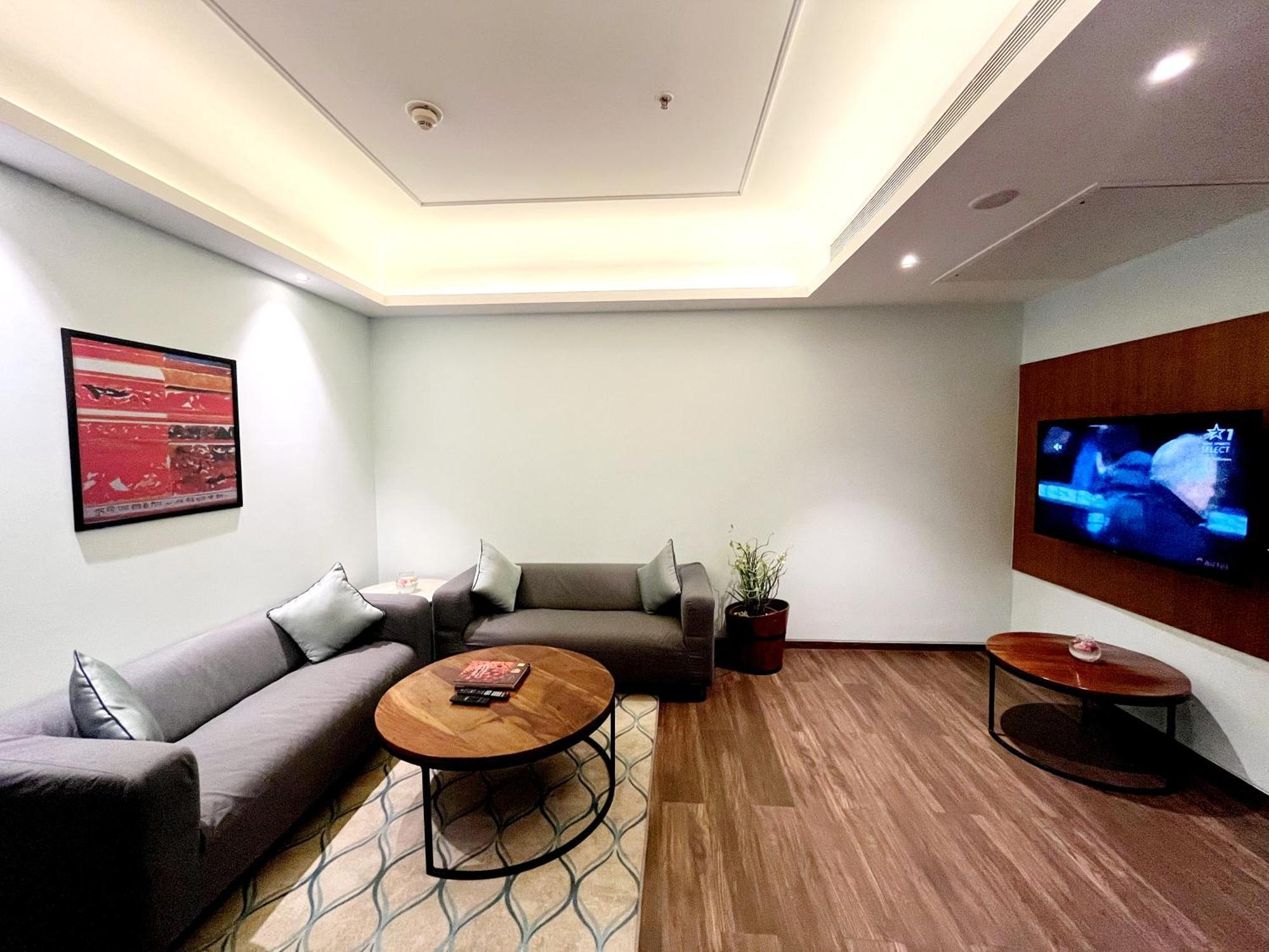 Gift City Club, A Member Of Radisson Individuals Gandhinagar Extérieur photo