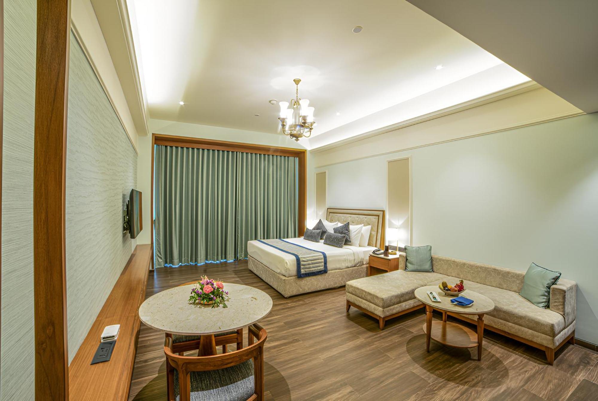 Gift City Club, A Member Of Radisson Individuals Gandhinagar Extérieur photo