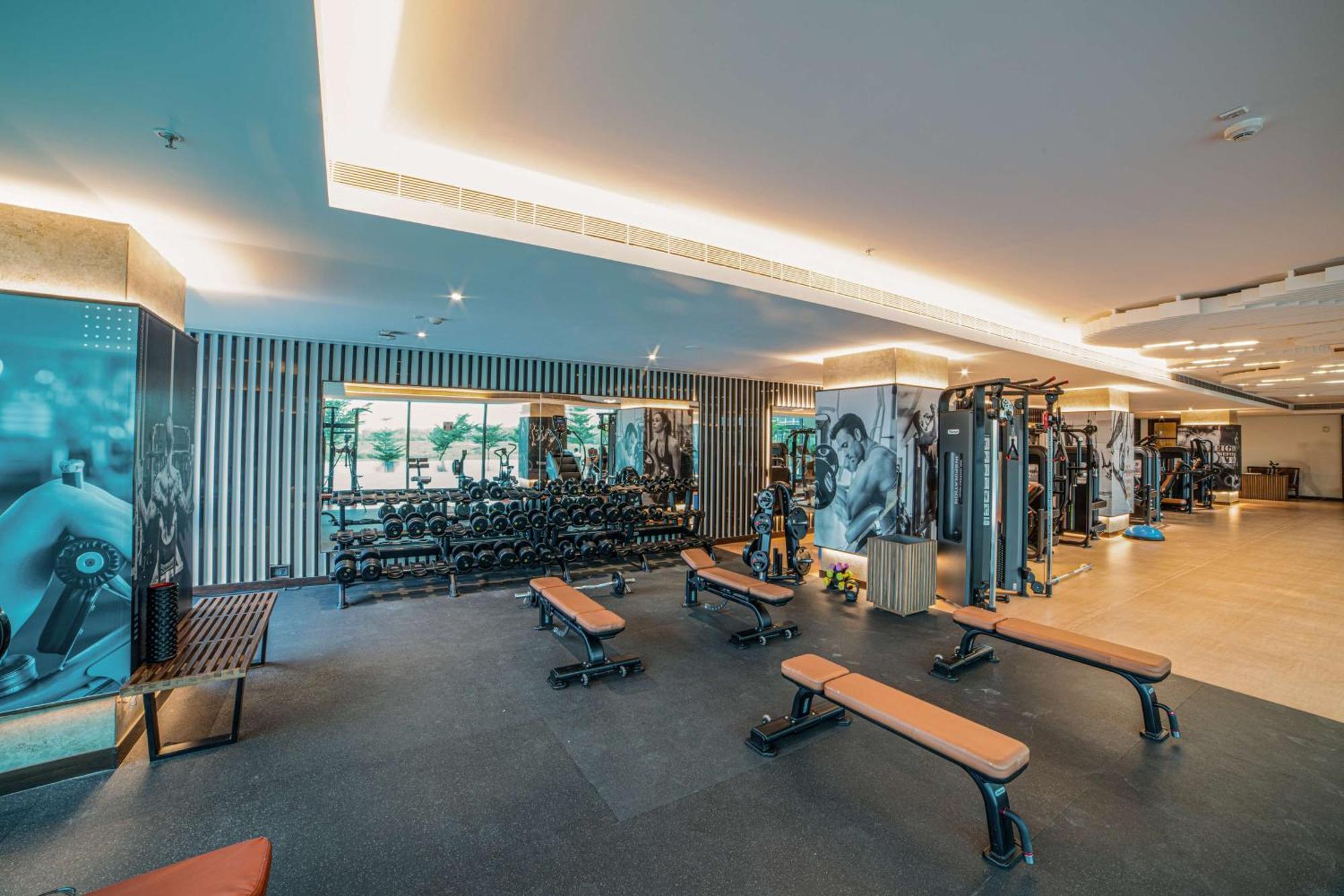 Gift City Club, A Member Of Radisson Individuals Gandhinagar Extérieur photo