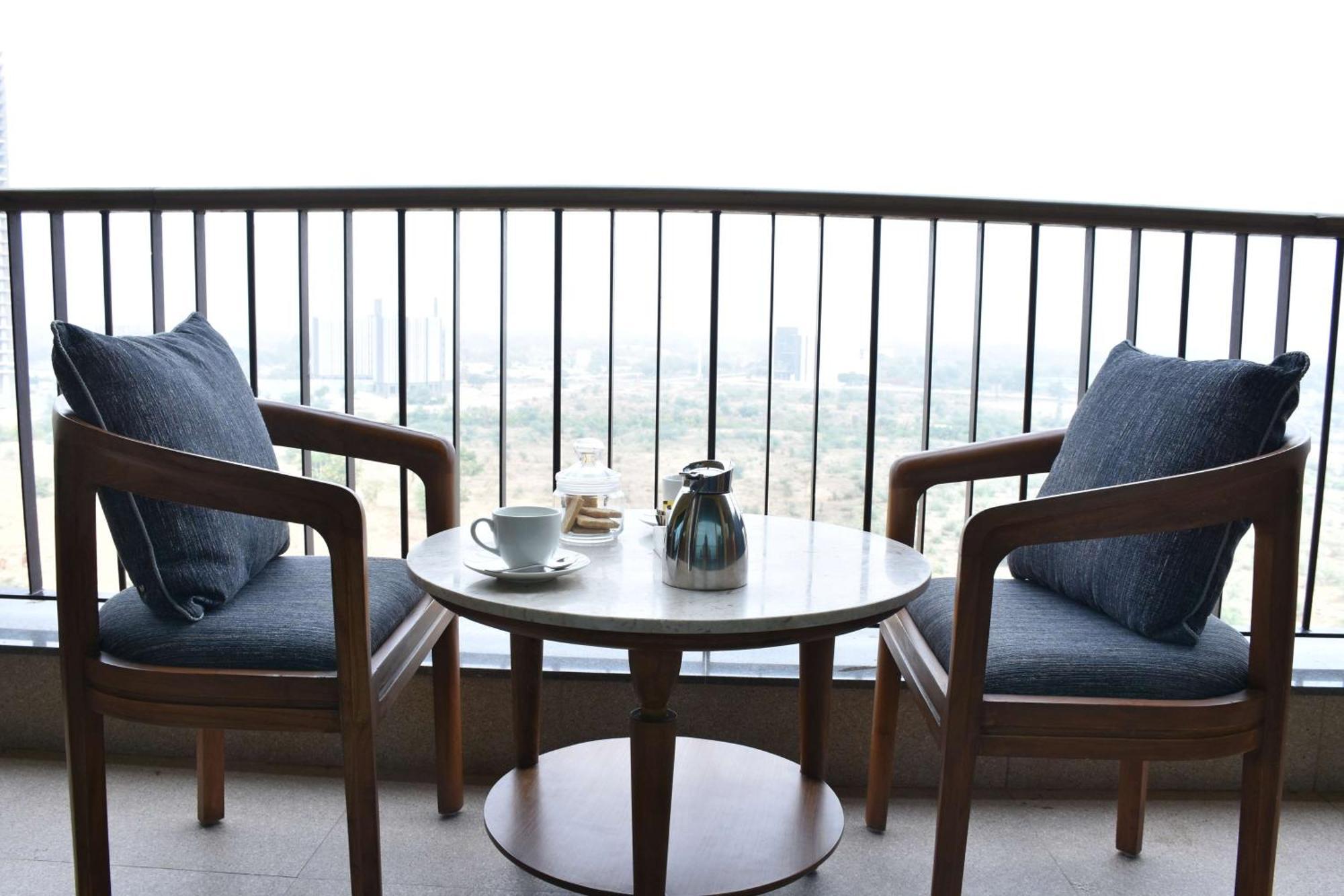 Gift City Club, A Member Of Radisson Individuals Gandhinagar Extérieur photo