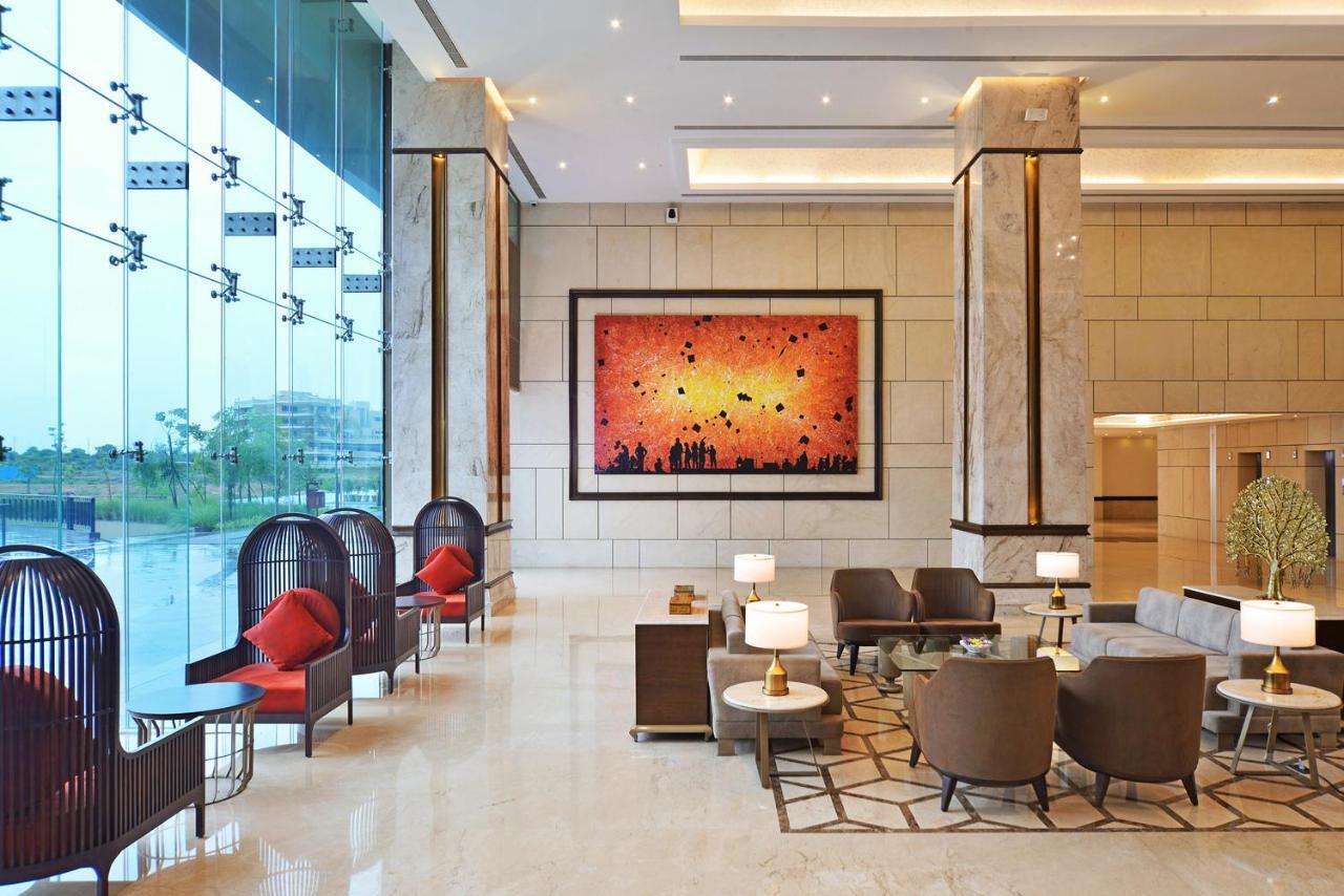 Gift City Club, A Member Of Radisson Individuals Gandhinagar Extérieur photo